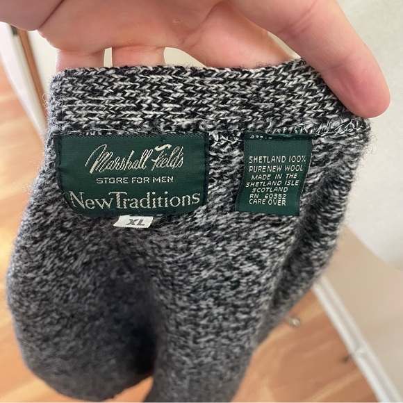 Vintage Marshall Fields 100% New Wool Scotland Gray Cardigan Sweater Size Large - Picture 11 of 14